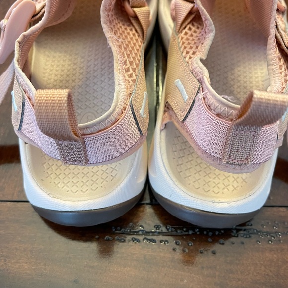 COPY - Chaco Odyssey Metallic Rose Women’s Sandals NWOT - Picture 5 of 6